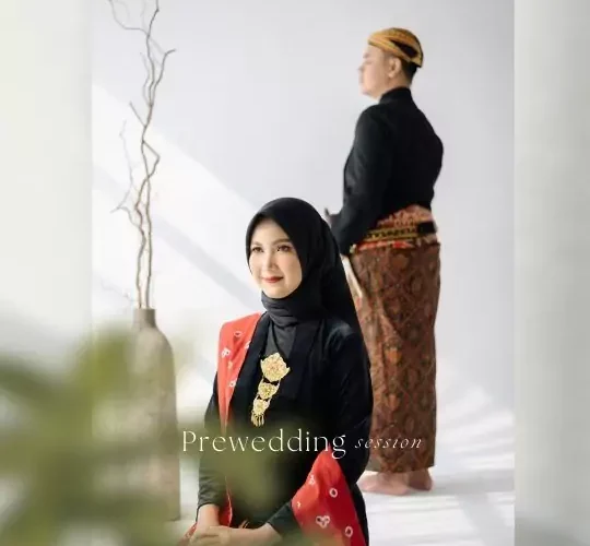 Prewedding Session dengan Baju Adat Jawa di Jiewa Studio