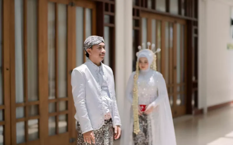 Foto Wedding di Masjid Baitussolihin Serang by Moment Graph